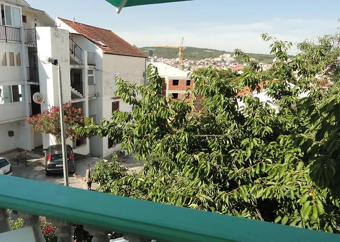 Apartments By The Sea Okrug Gornji, Ciovo - 11231 * Trogir
