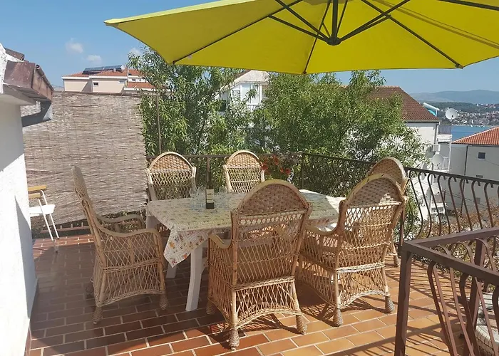 Apartments By The Sea Okrug Gornji, Ciovo - 11231 Apartman