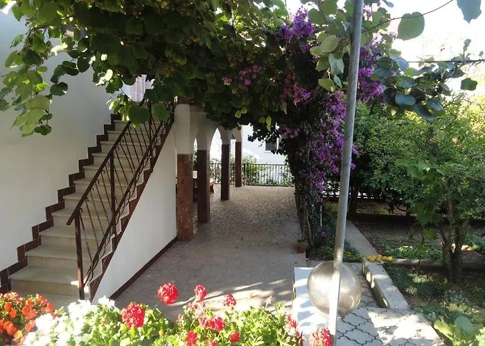 Apartments By The Sea Okrug Gornji, Ciovo - 11231 *