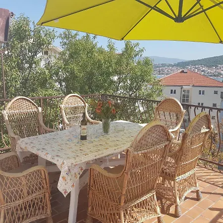 Apartments By The Sea Okrug Gornji, Ciovo - 11231